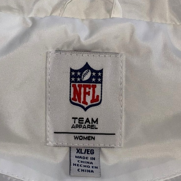 Titans Tennessee NFL White Navy Puffer Vest Women’s XL Football Sports Athlete - Picture 12 of 16